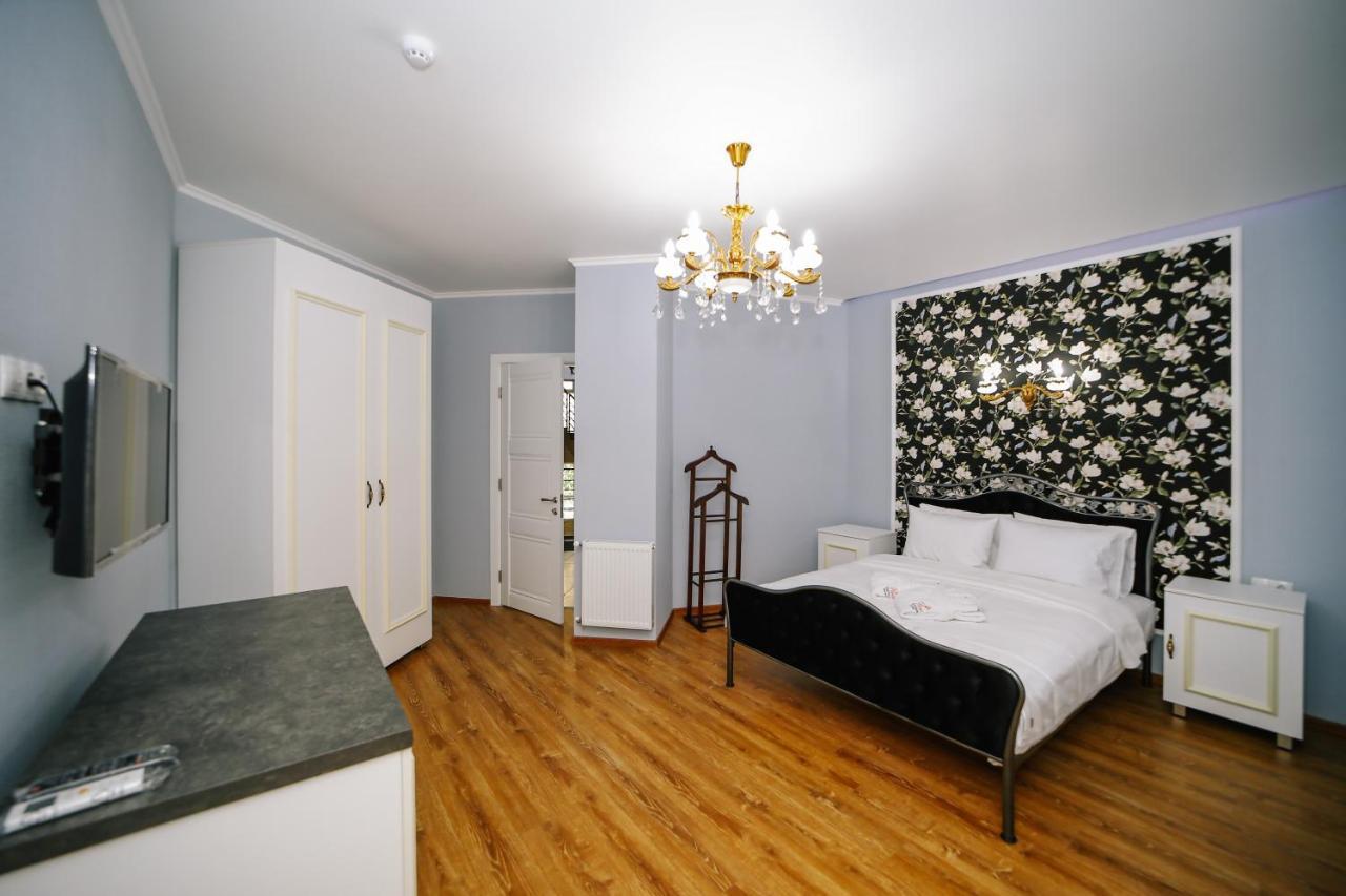 Rose Hotel Vake Tbilisi Ngoại thất bức ảnh