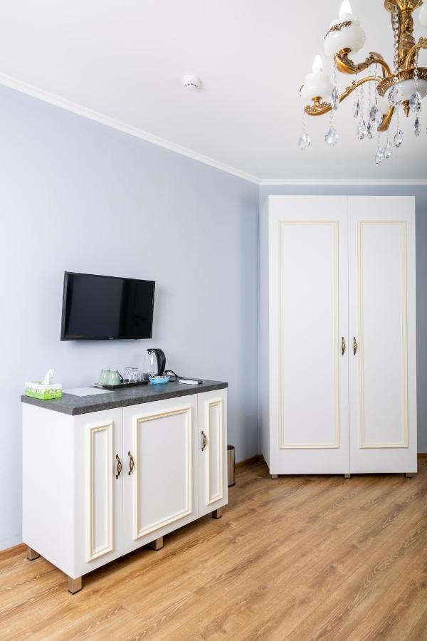 Rose Hotel Vake Tbilisi Ngoại thất bức ảnh