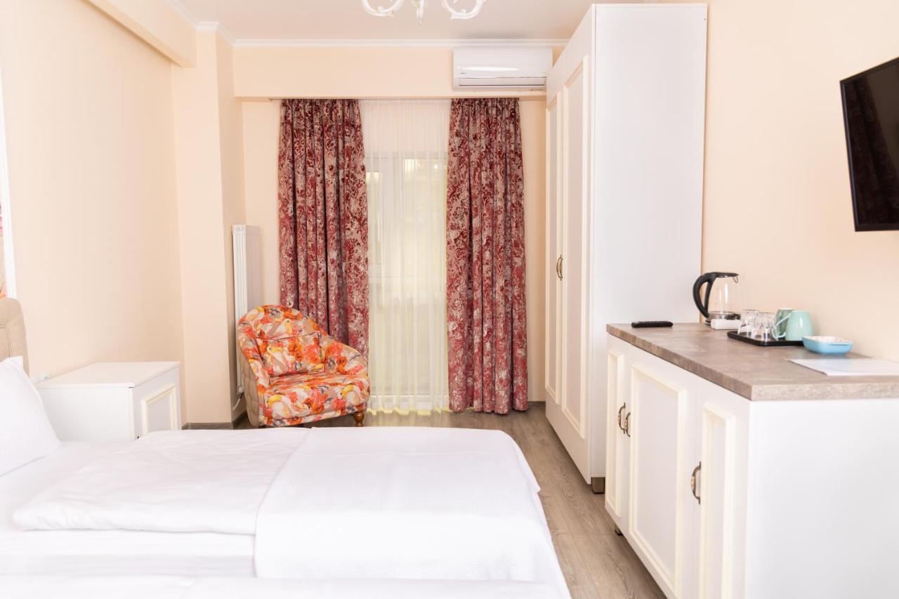 Rose Hotel Vake Tbilisi Ngoại thất bức ảnh